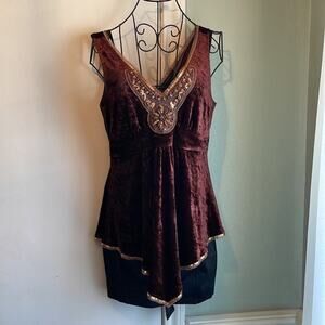 Express velvet eveningwear with brown gold accents M